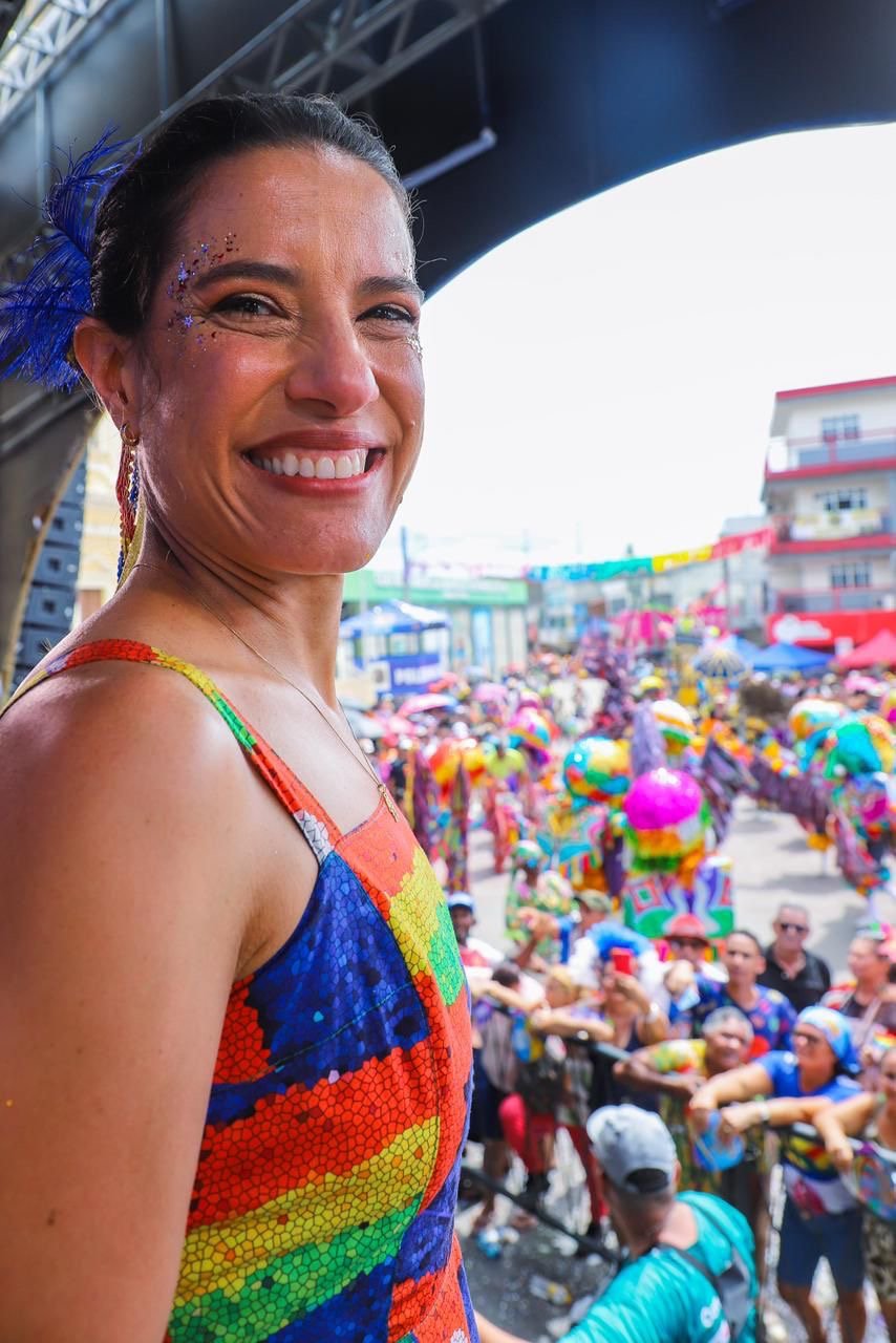 Em Nazaré da Mata, governadora Raquel Lyra garante apoio ao tradicional Encontro de Maracatus e ressalta rede de suporte às mulheres