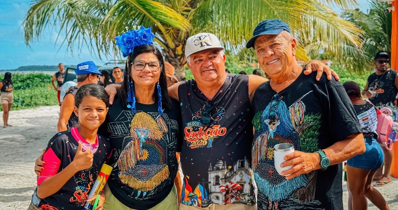 Marcílio Régio e Ana Silveira prestigiam blocos de Carnaval em Carne de Vaca