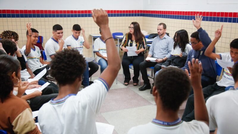 Convocação de 727 analistas de psicologia educacional garante presença de psicólogos em todas as escolas estaduais de Pernambuco
