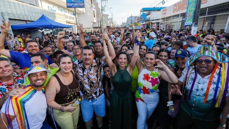 Em Surubim, governadora Raquel Lyra prestigia Desfile das Virgens e faz balanço do Carnaval de Pernambuco