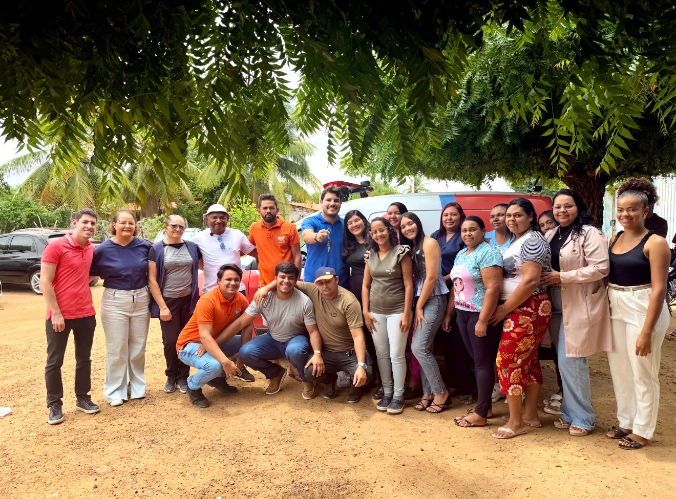 Prefeito Ismael Lira e Vereador Dr Sandro Santos entregam ambulância 0km para o Projeto Brígida