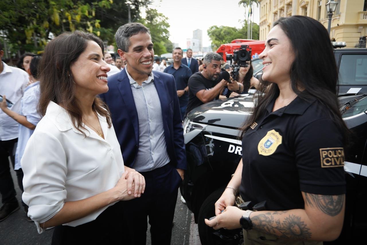 Governadora Raquel Lyra entrega viaturas, armamentos e equipamentos para forças policiais