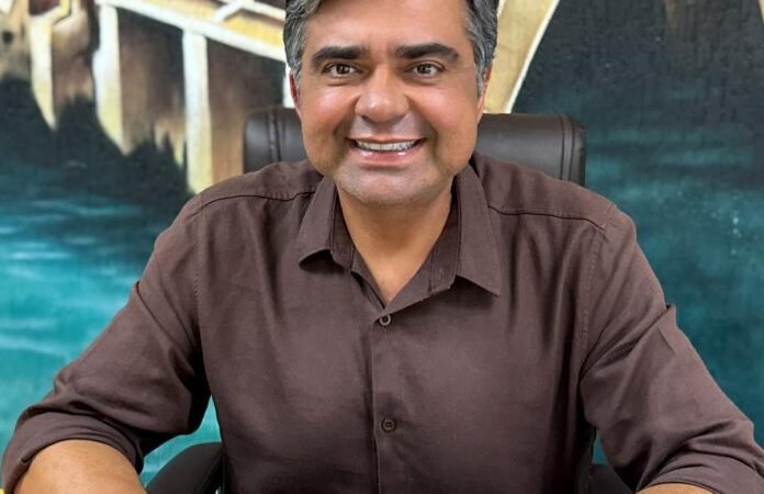 Prefeito Fabiano Marques encaminha à Câmara projeto que garante aumento para professores efetivos e contratados de Petrolândia