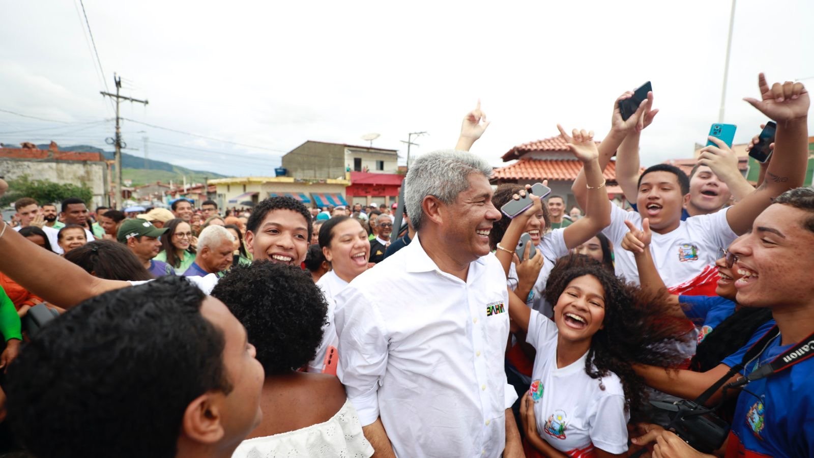 Nova delegacia e praça são entregues em Itarantim; Estado reforça saúde, infraestrutura e produção rural