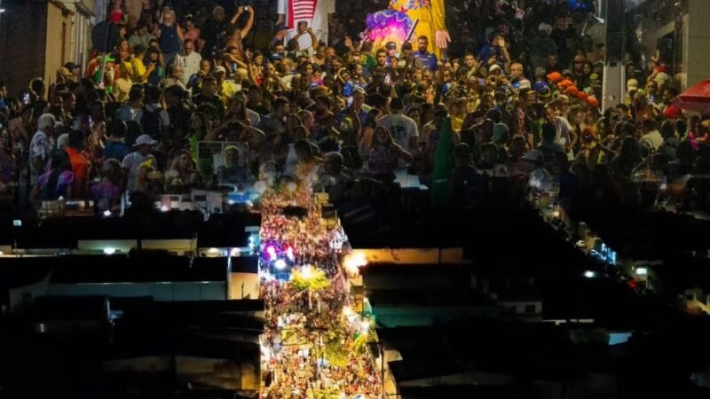 Em Catende, Bloco A Mulher da Sombrinha arrasta multidão e consolida-se como o maior do interior de Pernambuco