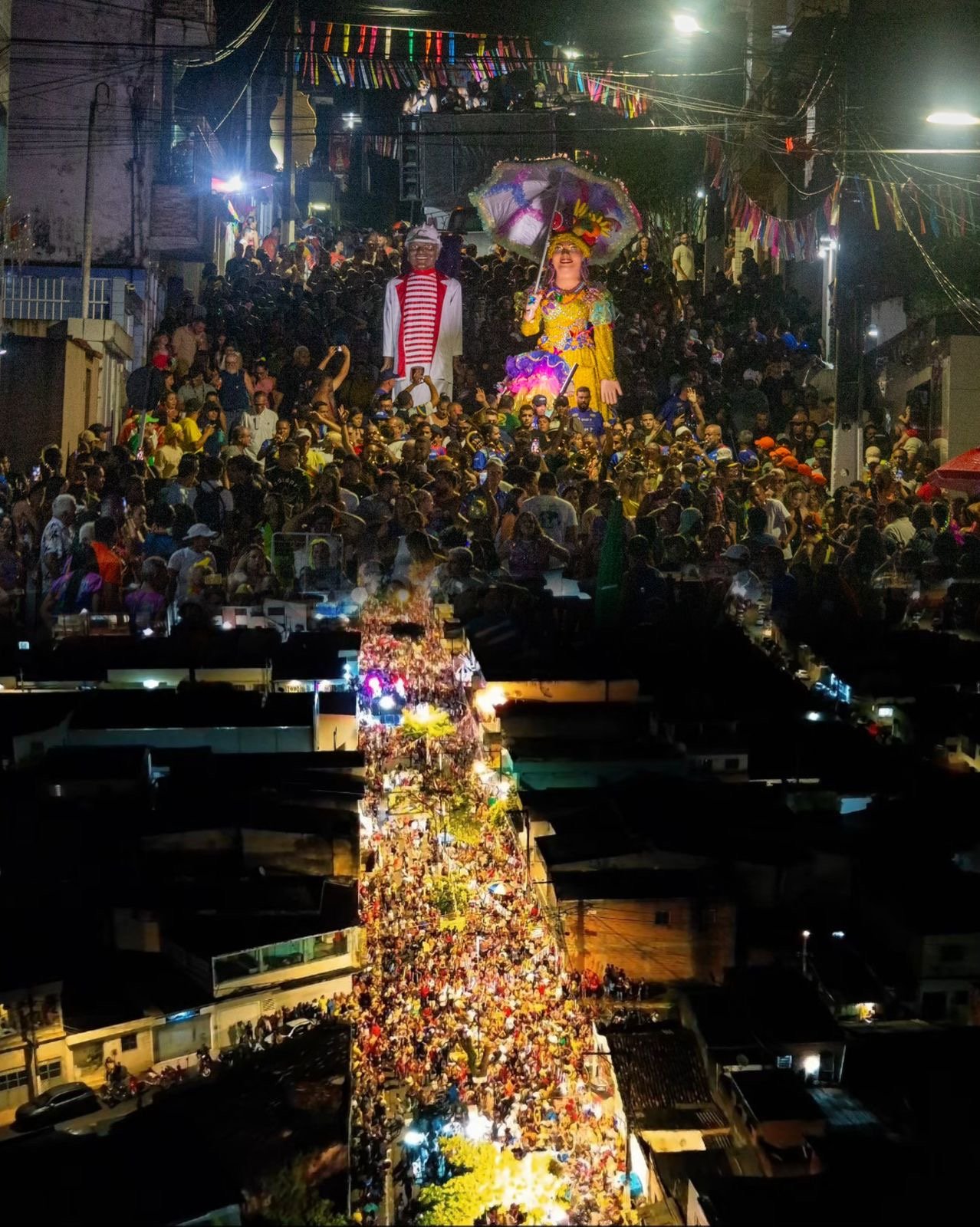 Em Catende, Bloco A Mulher da Sombrinha arrasta multidão e consolida-se como o maior do interior de Pernambuco