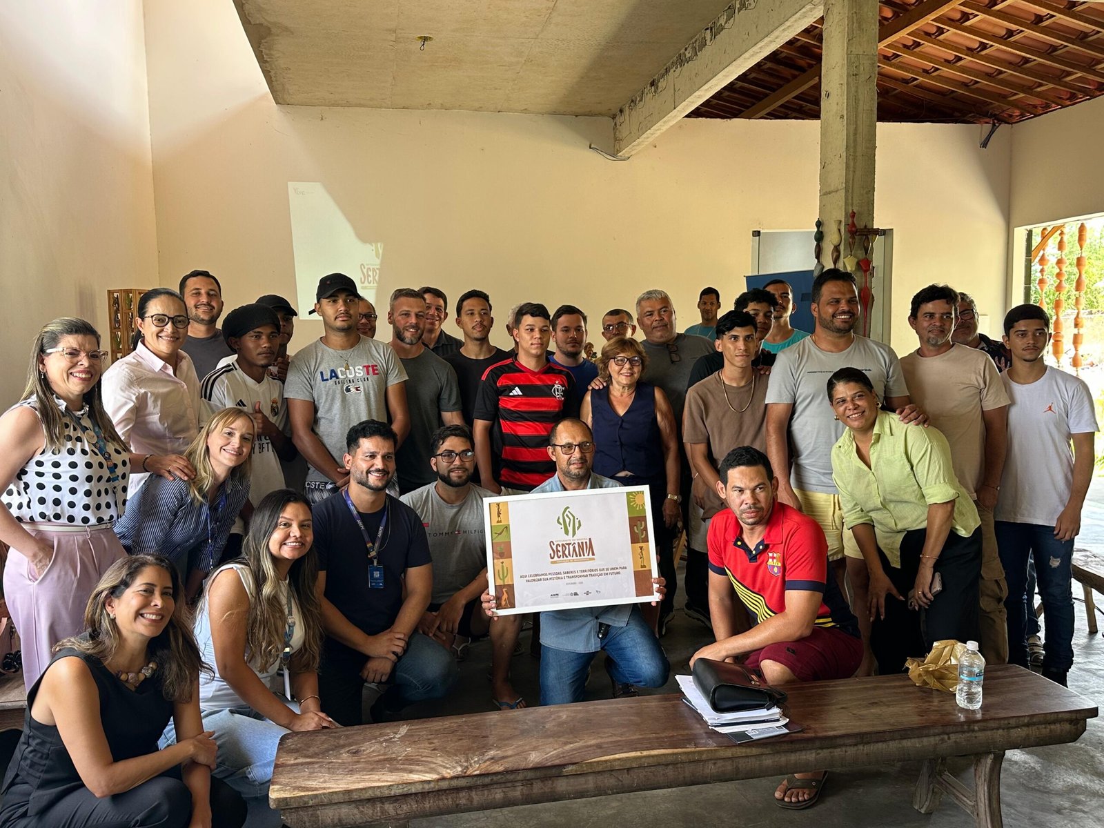 Sertânia avança no processo para obtenção da Identificação Geográfica do artesanato em madeira.