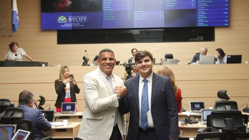 Vereador Alef Collins e ex-vereador Ronaldo Lopes debatem o futuro político do Recife e de Pernambuco