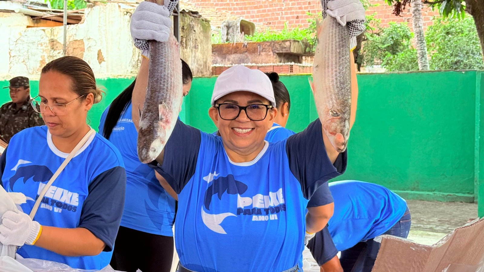 Dona Graça inicia Semana Santa com entrega do Programa Peixe para Todos em Catende