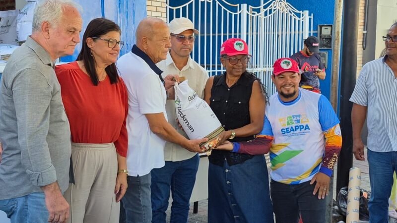 Prefeitura de Goiana realiza entrega de sementes e beneficia 1.200 famílias de agricultores