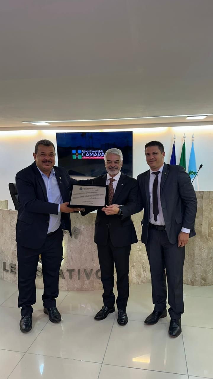 Camaragibe concede título de cidadão ao senador Humberto Costa