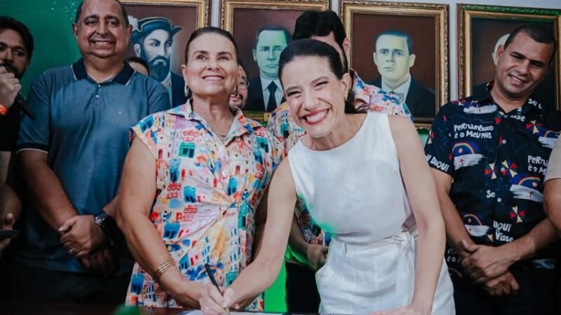 Em Igarassu, governadora Raquel Lyra anuncia obra de ponte no município e garante revitalização da Feira da Sulanca e do Mercado das Carnes