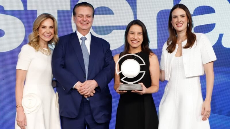 Em reconhecimento nacional, governadora Raquel Lyra recebe Prêmio Mulheres Exponenciais 2026 e defende políticas públicas para população feminina