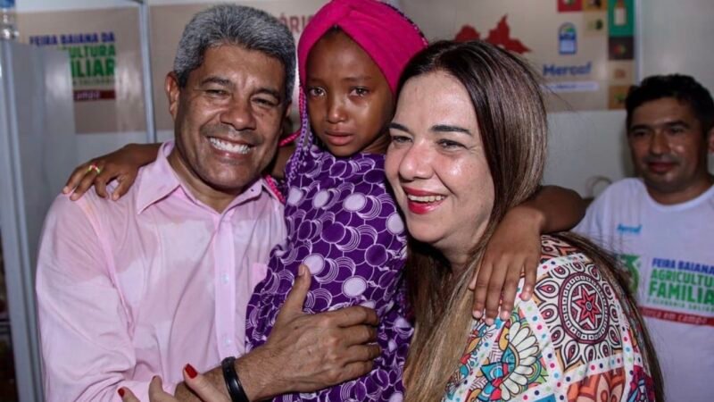 Jerônimo Rodrigues destaca papel das mulheres em artigo