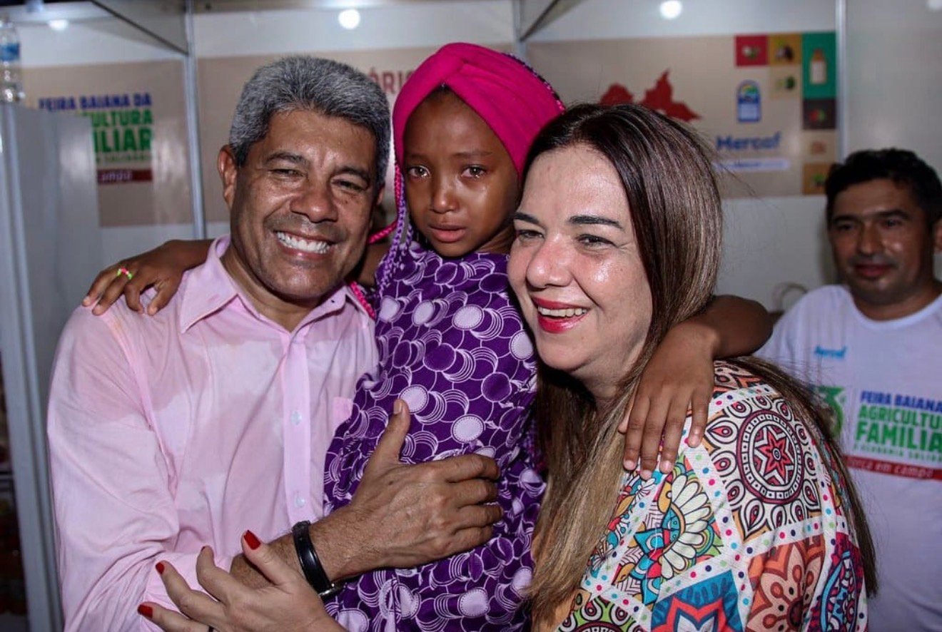 Jerônimo Rodrigues destaca papel das mulheres em artigo