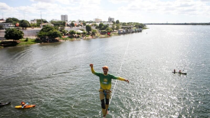 Dia da Mulher e espetáculo do campeão mundial de waterline Matheus Vidal, o “Mago do Equilíbrio”, marcam encerramento do Festival de Verão Velho Chico em Juazeiro