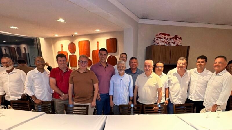 Humberto recebe apoio de 18 prefeitos do Agreste