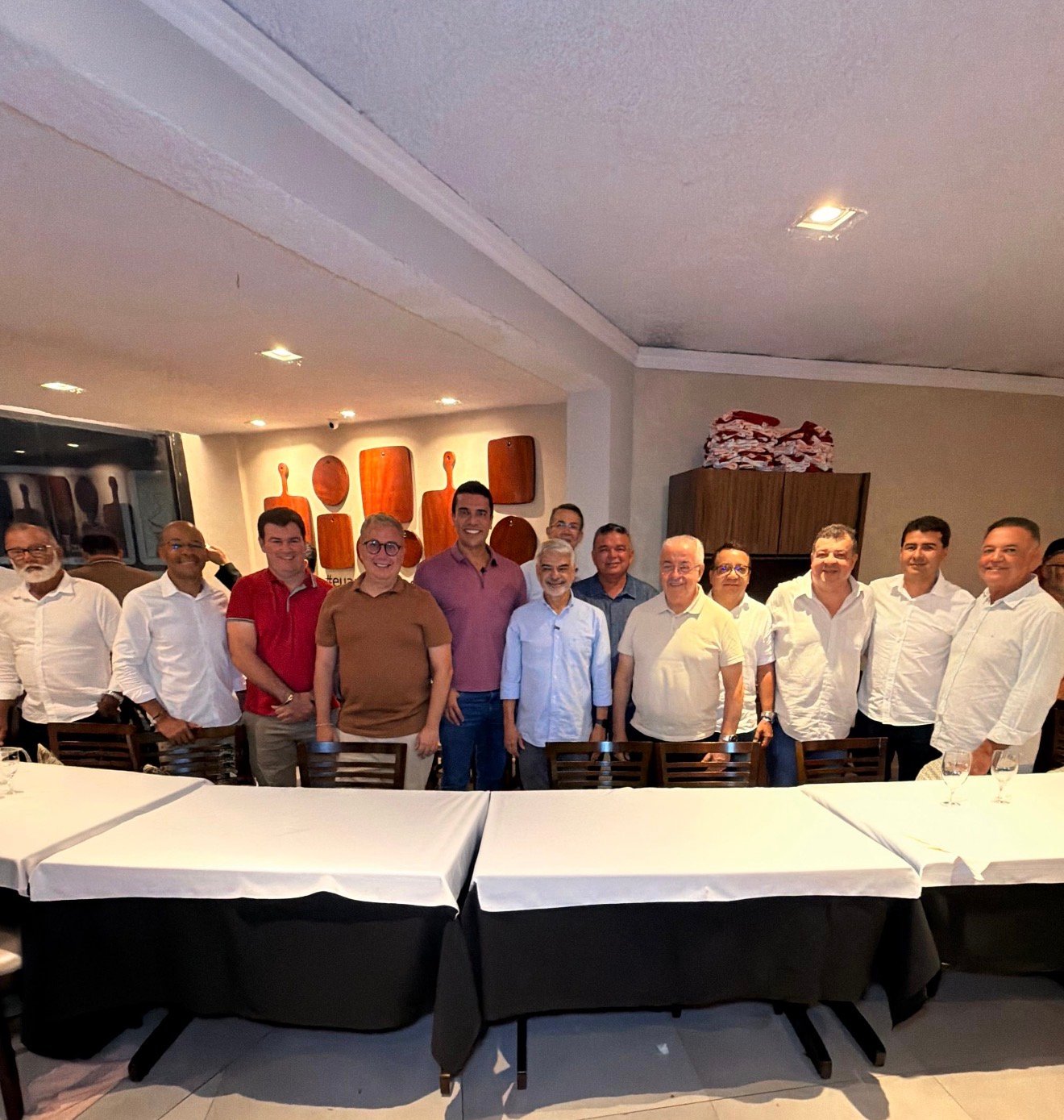 Humberto recebe apoio de 18 prefeitos do Agreste