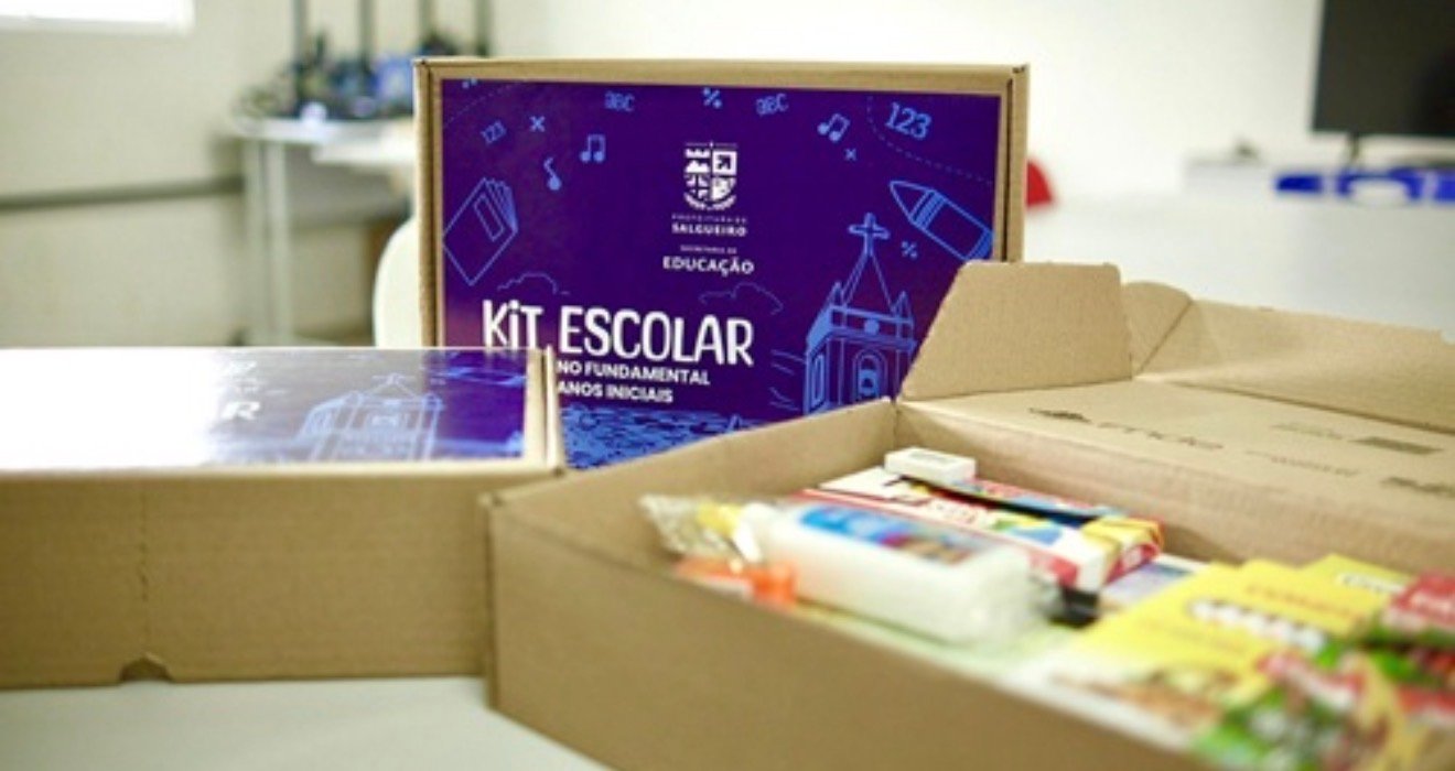 Estudantes das escolas municipais de Salgueiro recebem kit de material escolar pelo segundo ano consecutivo