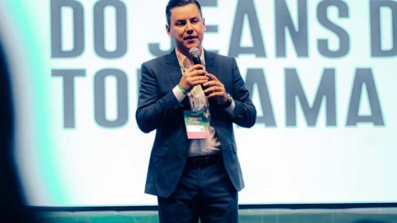 Prefeito Sérgio Colin confirma lançamento do Festival do Jeans com anúncio da grade de shows para o dia 26/03