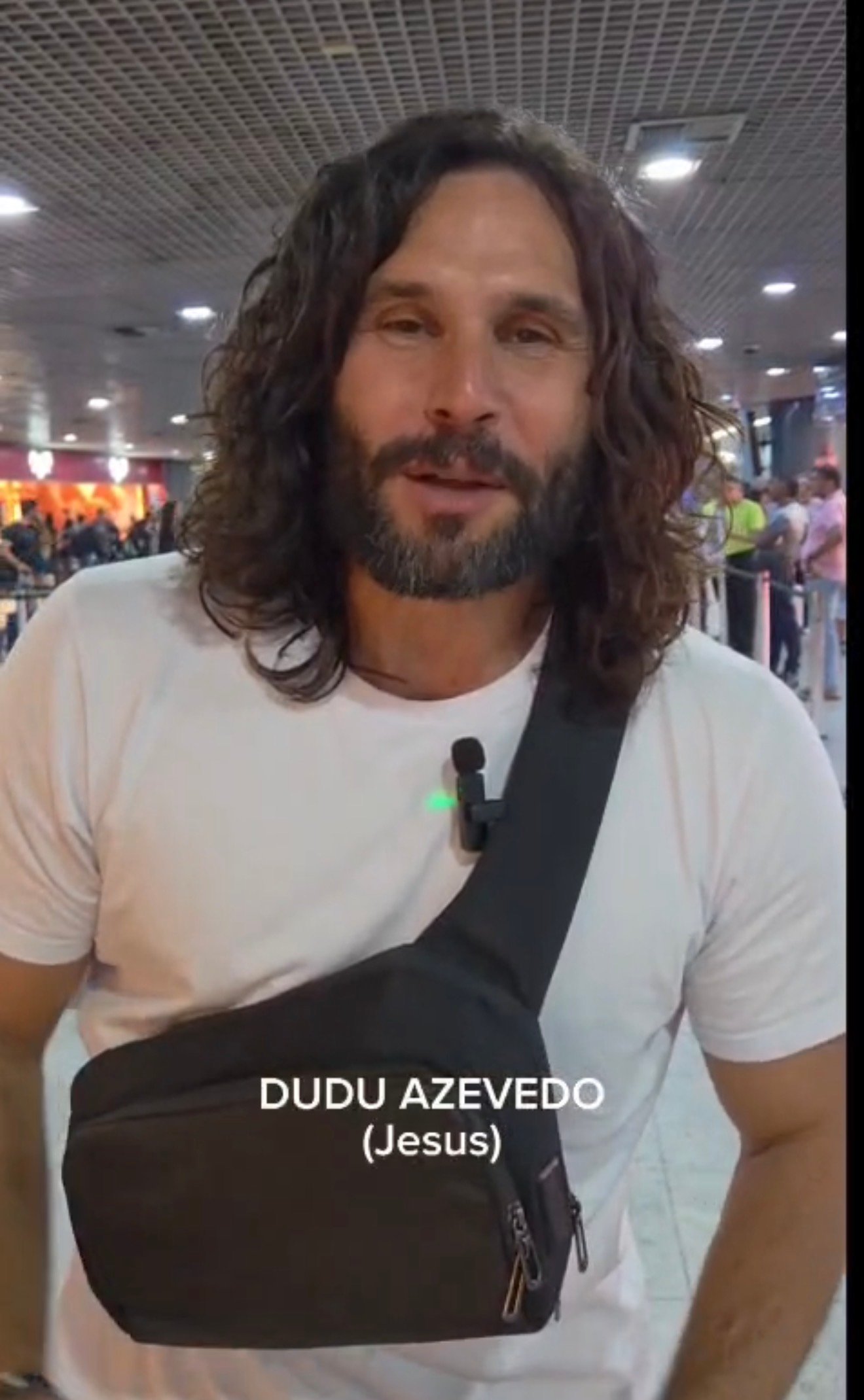 A Sociedade Teatral de Fazenda Nova divulgou o vídeo da chegada a Pernambuco dos atores famosos que participarão da temporada 2026 da Paixão de Cristo de Nova Jerusalém.