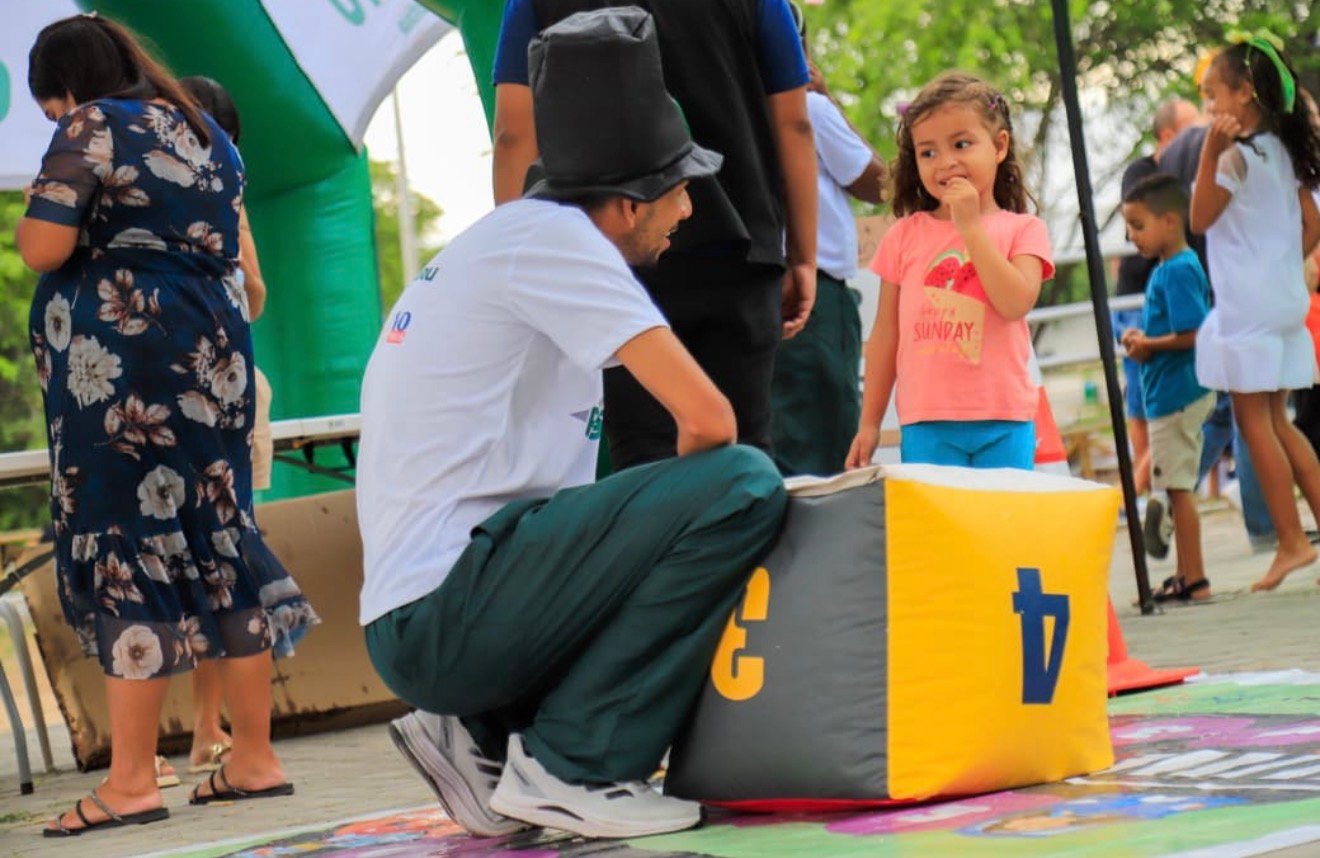 Em Caruaru, bairros Indianópolis e Universitário receberam o projeto ‘Pé na Rua’, da AMC