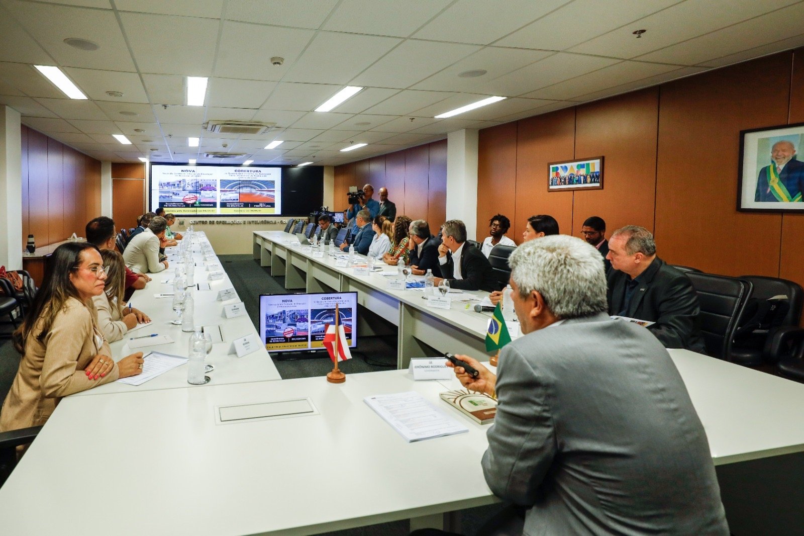 Governador se reúne com prefeita de Araci e discute novos investimentos para o município