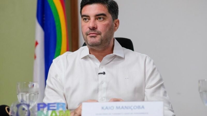 Kaio Maniçoba celebra novo voo regular operado pela Latam entre Petrolina e Recife