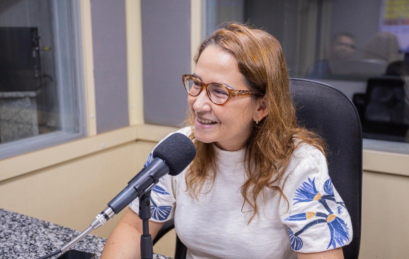 Deputada Débora Almeida obtém vitória na justiça e obriga Rodrigo Farias a se manifestar sobre extinção de CPI irregular