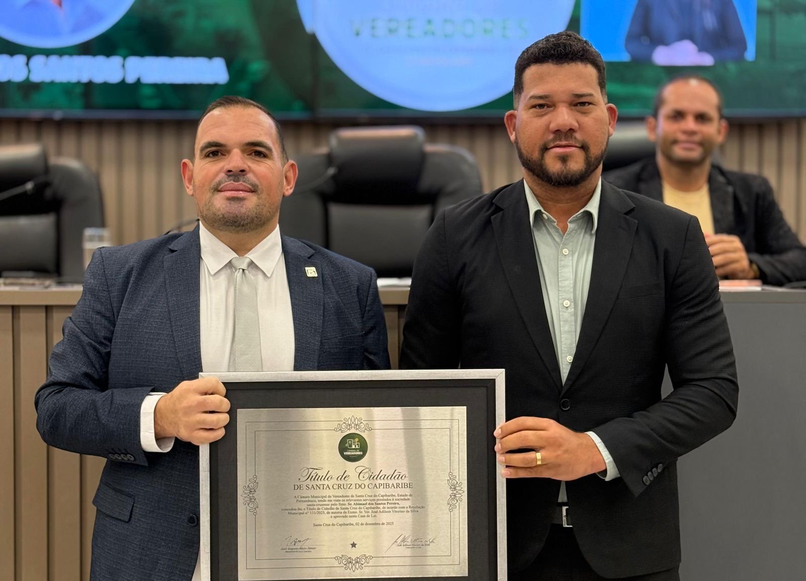 Deputado Abimael Santos recebe título de cidadão santa-cruzense
