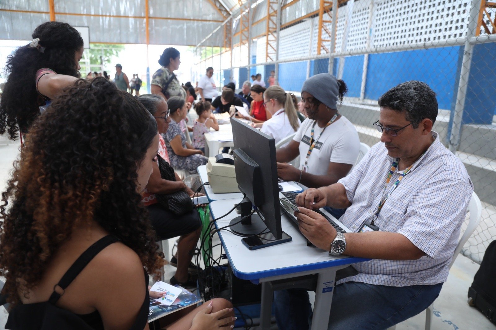 Mini Caravana Jaboatão da Gente oferta serviços de cidadania aos moradores da UR-11