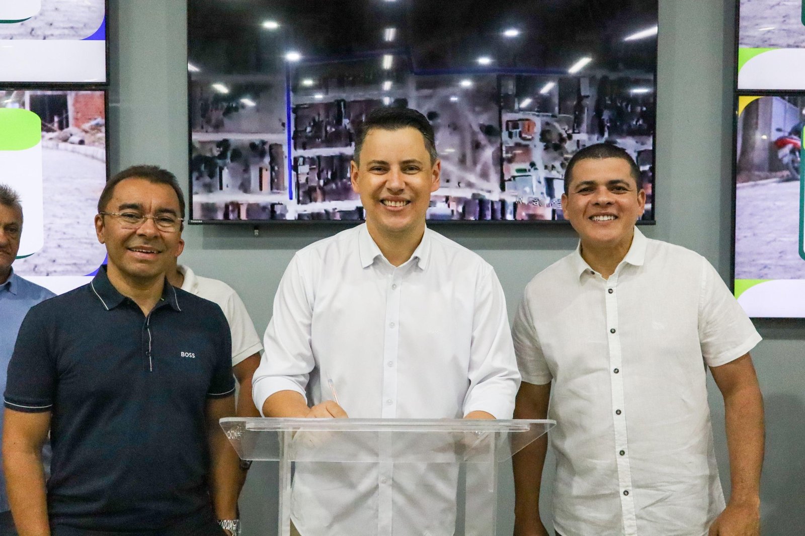 Prefeito Sérgio Colin autoriza pavimentação de mais 30 ruas em 4 bairros de Toritama