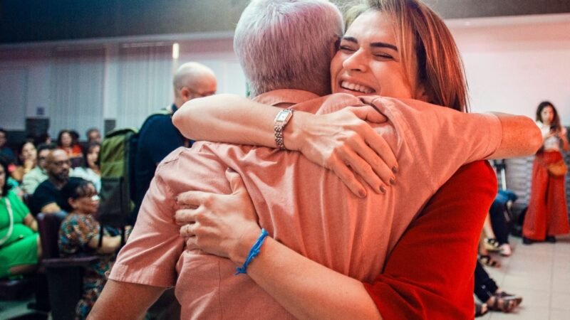 Ao lado de Humberto Costa, Marília Arraes exalta avanços federais e cobra mudanças em PE em defesa do setor cultural