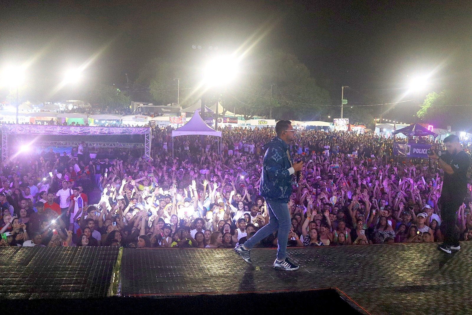 Monte dos Guararapes lota na abertura da Festa da Pitomba 2026 com shows de Toni Garrido e Hungria