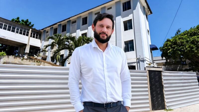 Dep. estadual Gilmar Júnior fiscaliza obras do Hospital Agamenon Magalhães