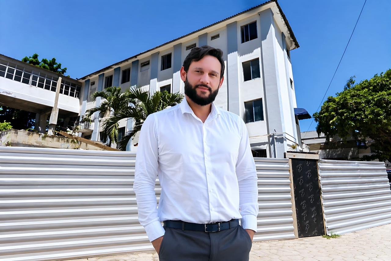 Dep. estadual Gilmar Júnior fiscaliza obras do Hospital Agamenon Magalhães