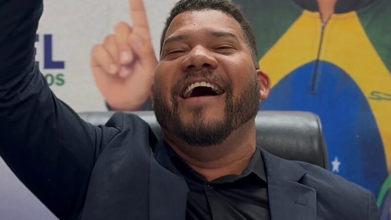 Deputado Abimael Santos comemora a chegada de água em Toritama