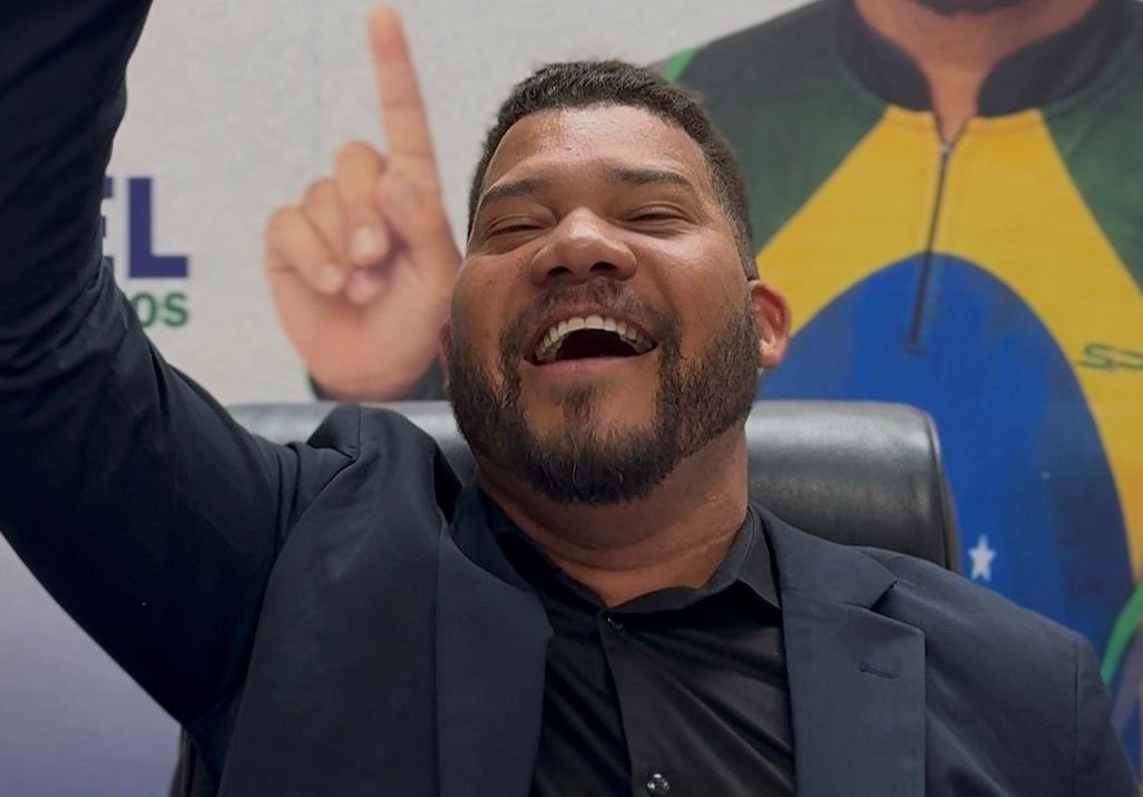 Deputado Abimael Santos comemora a chegada de água em Toritama