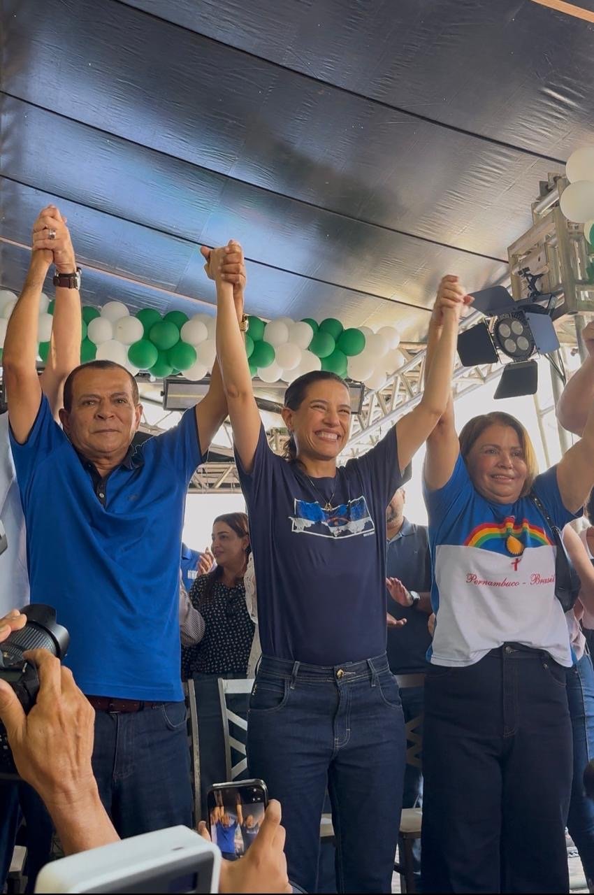 Multidão acompanha entregas e anúncios históricos em Água Preta ao lado de Miruca e Raquel Lyra