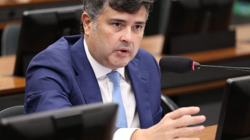 Diante das constantes quedas de energia em Pernambuco, Eduardo da Fonte apresenta projeto para garantir ressarcimento aos consumidores em casos de falha