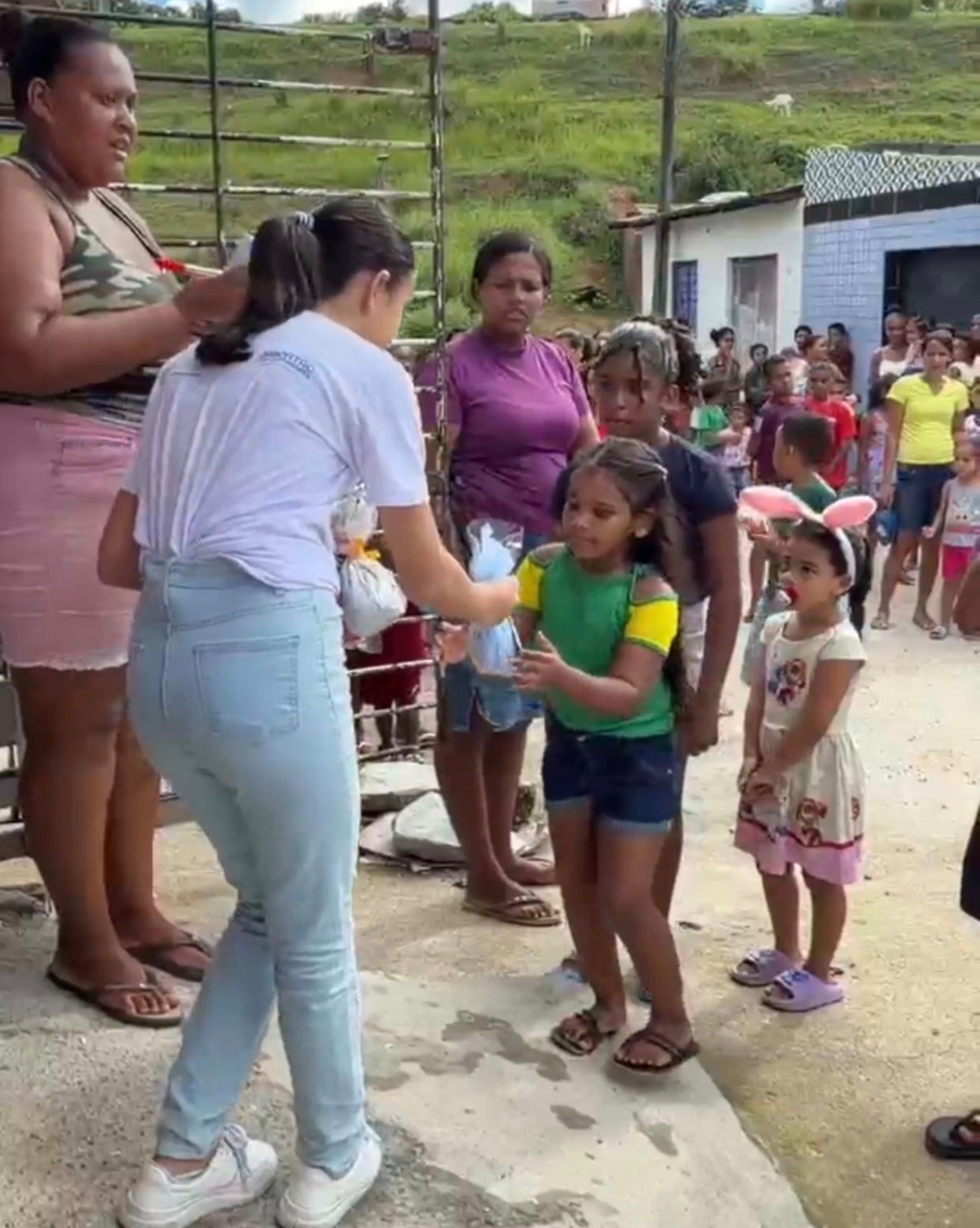 Páscoa Solidária atende comunidades do Jaboatão e realiza entrega de Ovos de Chocolates