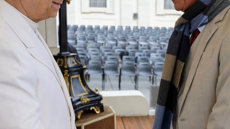 Prefeito Paulo Roberto participa de audiência com o Papa no Vaticano