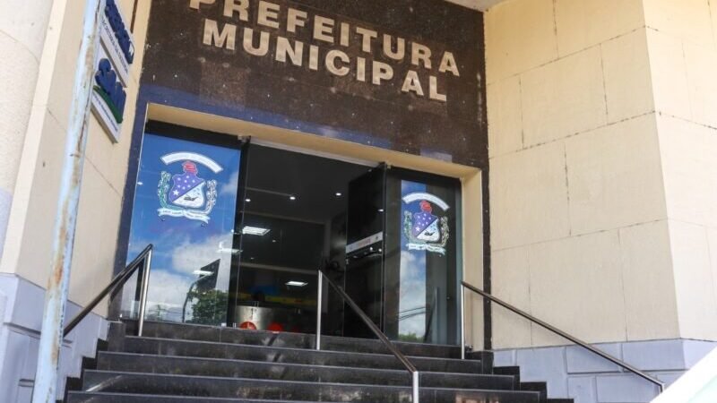 Prefeitura de  Juazeiro leiloa 120 lotes de veículos, máquinas e sucatas em 24 de abril, com lances a partir de R$ 100