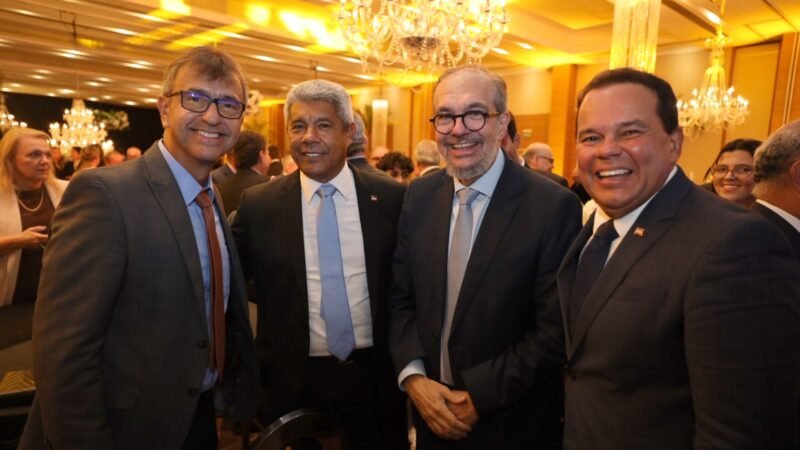 Com presença de Jerônimo Rodrigues, Fieb oficializa nova diretoria até 2030