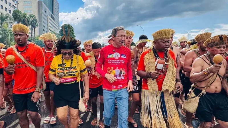 Prefeito de Carnaubeira da Penha, Elizinho Soares, participa do Acampamento Terra Livre em Brasília