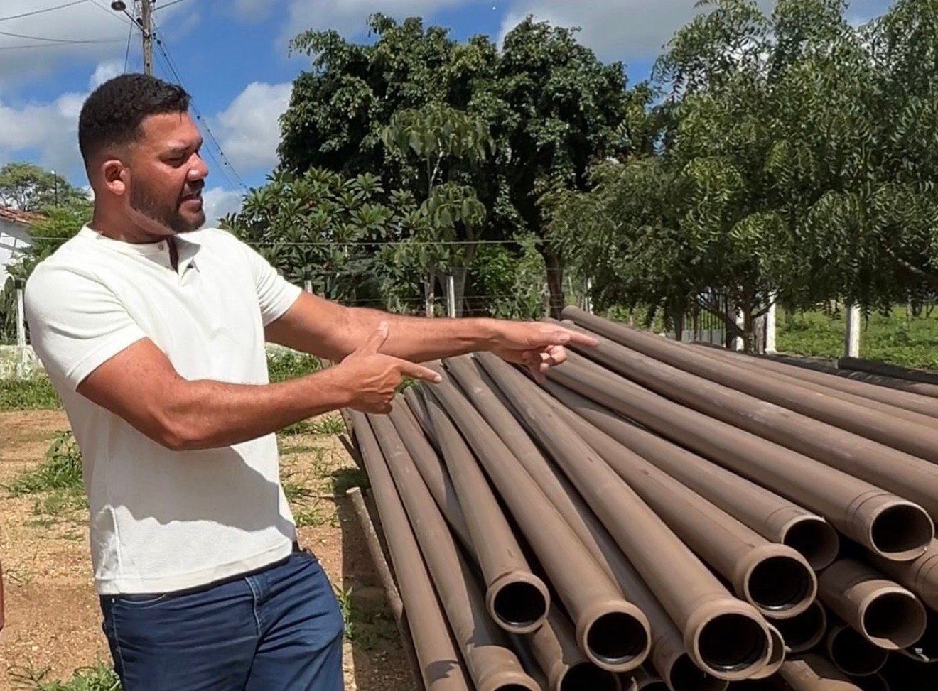 Após cobranças do deputado Abimael Santos, Governo Estadual levará água para o sítio Bola 2, em Belo Jardim