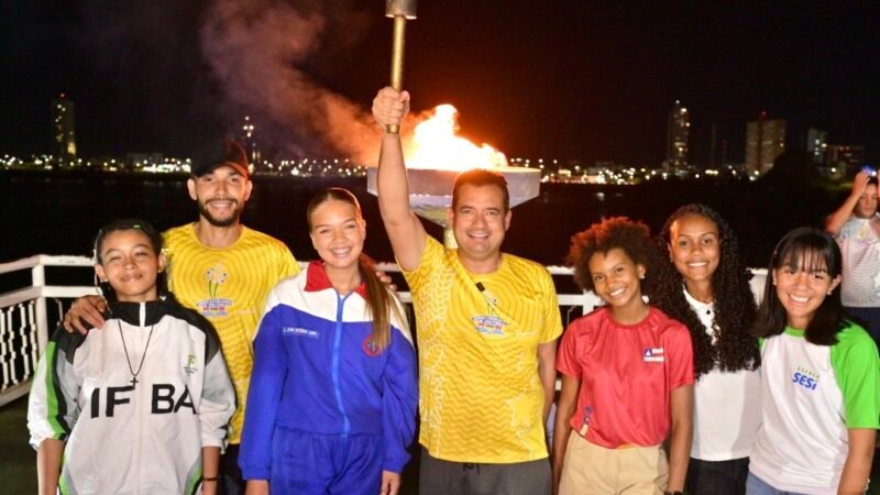 Prefeito Andrei destaca compromisso com a infância e juventude durante abertura da maior edição da história dos Jogos Escolares de Juazeiro