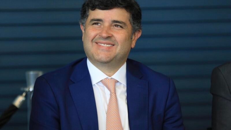 Deputado Eduardo da Fonte apresenta projeto que amplia direitos para pessoas com fibromialgia incapacitante