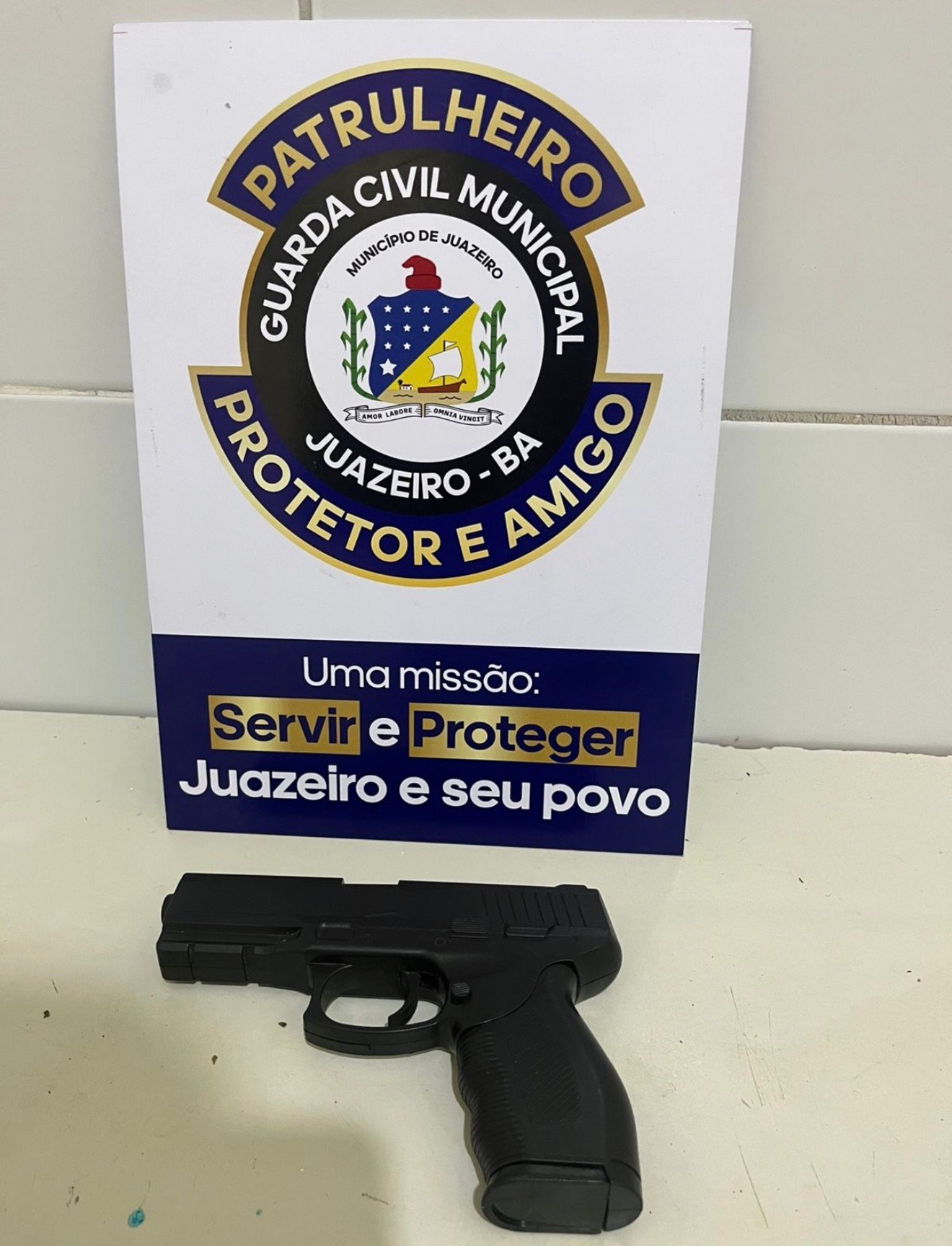 Homem é detido pela Guarda Civil Municipal em Juazeiro após ameaças com simulacro de arma de fogo