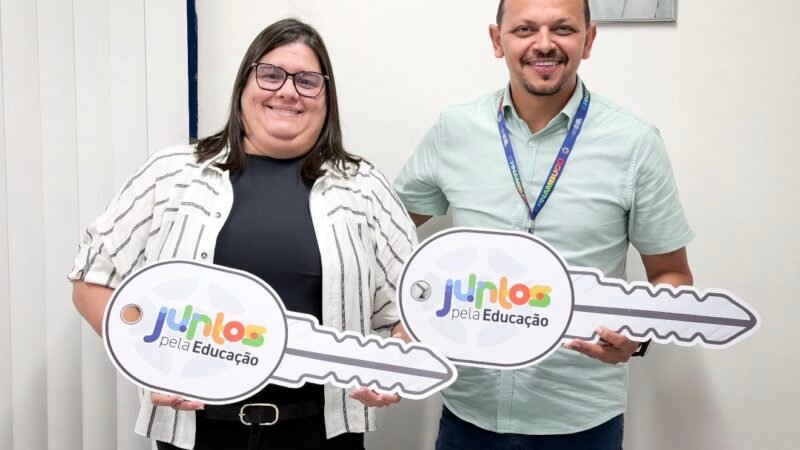 A prefeita Carol Jordão garante mais 3 novos ônibus para a frota do município de Ribeirão